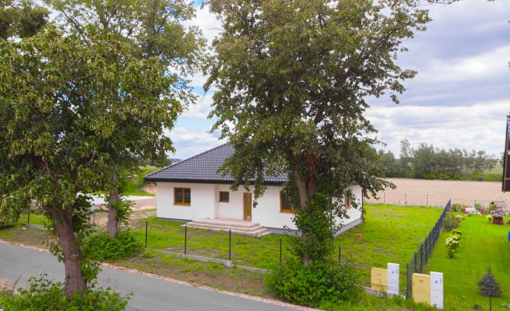 dom na sprzedaż - Kaczory, Zelgniewo